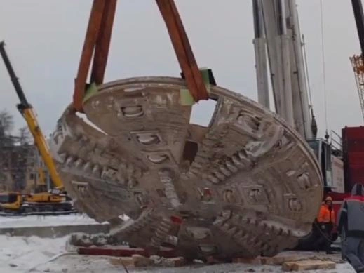 Демонтаж тоннелепроходческого щита «Владимир» ведётся на площади Свободы | Источник: «МетроНН — Наше. Новое» / t.me