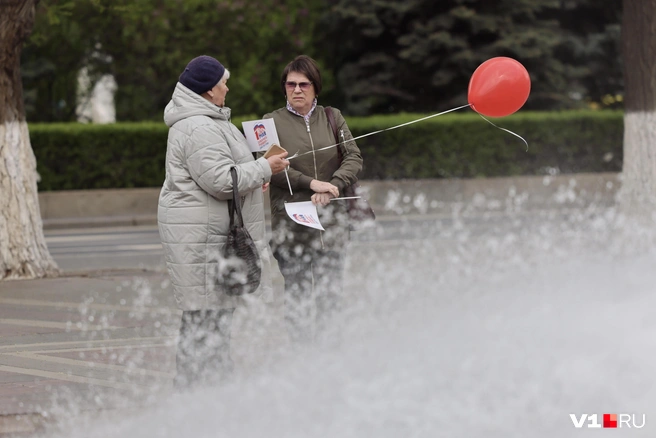 Некоторые горожане и вовсе не успели на митинг | Источник: Алексей Волхонский / V1.RU