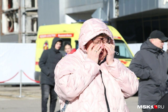 Врачи Красногорской больницы, куда привозили раненных в теракте, приехали к «Крокус Сити Холлу» | Источник: Татьяна Спиридонова / MSK1.RU