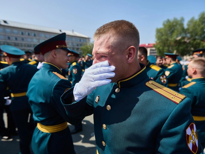 Некоторые выпускники прослезились | Источник: Александр Ощепков / NGS.RU