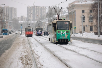 Снегопады парализовали трамвайное движение в Кузбассе