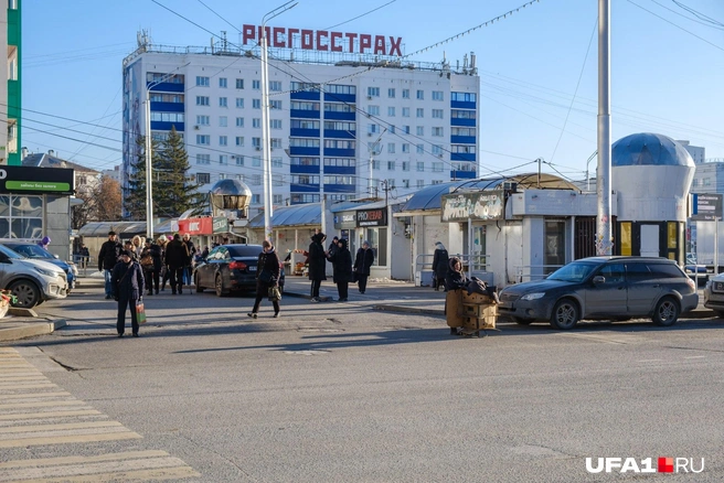 Ларьки эти стоят там очень давно | Источник: Булат Салихов / UFA1.RU