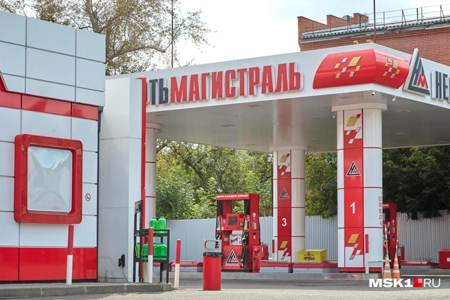 Пустует и «Нефтьмагистраль», где основные клиенты сейчас&nbsp;— сотрудники ближайших офисов, пришедшие за готовой едой | Источник: Дмитрий Толстошеев / MSK1.RU