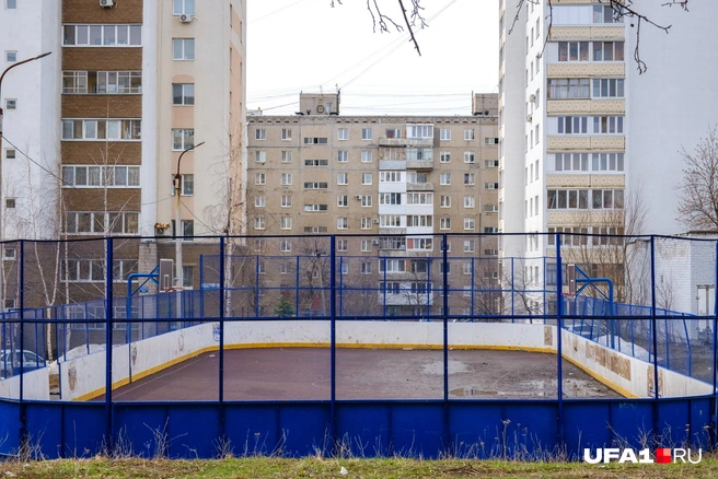 Хоккейная площадка имеется | Источник: Булат Салихов / UFA1.RU