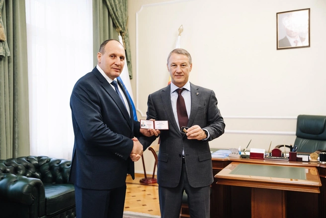 Михаил Давыдов — слева | Источник: Аркадий Фомин / Вконтакте