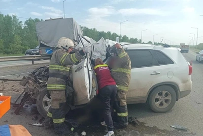Водитель Kia госпитализирован после ДТП с грузовиком «золотого подрядчика»