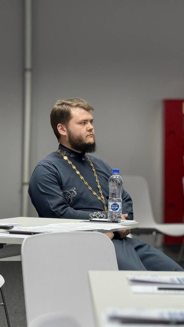 «Чтобы человек подумал: „Поп не такой уж и стрёмный“». Молодой иркутский священник — о Большом взры…