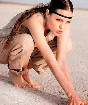 Фотографии 18-летней Анджелины Джоли, позирующей для модного журнала