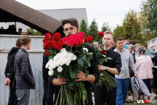 Похоронили погибшего на кладбище в Красноармейском районе | Источник: Алексей Волхонский / V1.RU