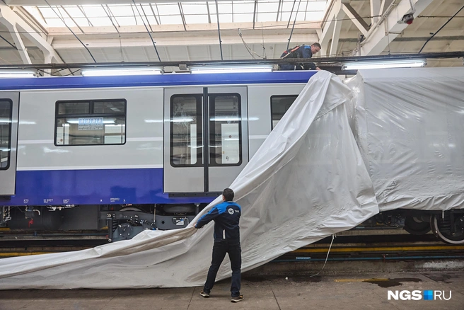 Составы выйдут на линию и начнут перевозить пассажиров после пусконаладочных работ | Источник: Александр Ощепков / NGS.RU
