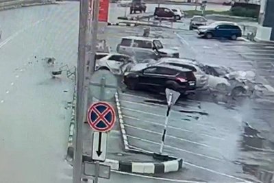 Появилось видео момента аварии у «Армроса» в Южно-Сахалинске