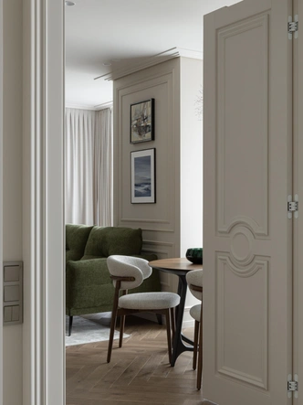 Диван с оливковой обивкой. | Источник: Елизавета Гуровская. Стиль: студия LFUSION