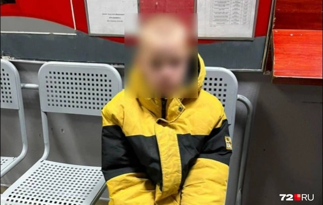 Рост 11-летнего школьника&nbsp;— всего 124 сантиметра, из-за чего его нередко принимают за малыша | Источник: читательница 72. RU