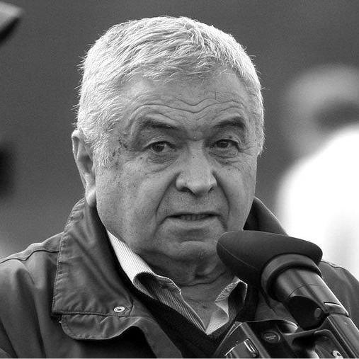 <p>Эрнест Серебренников&nbsp;в интервью <a target="_blank" rel="nofollow" href="https://www.sport-express.net/fridays/reviews/ernest-serebrennikov-podpisal-sadyrinu-knizhku-za-spasenie-utopayuschih-1446565/">«Спорт-Экспрессу»</a> в 2018 году</p>