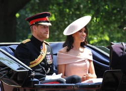 Меган Маркл спровоцировала слухи о беременности — все из-за одной детали ее образа