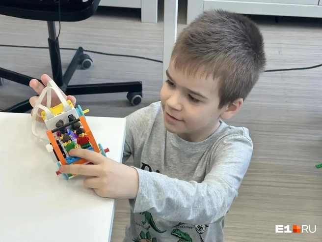 Сын Евгении выглядит совсем как обычный ребенок, единственное, что отличает мальчика от других детей, — глазные тики | Источник: читательница E1.RU Евгения