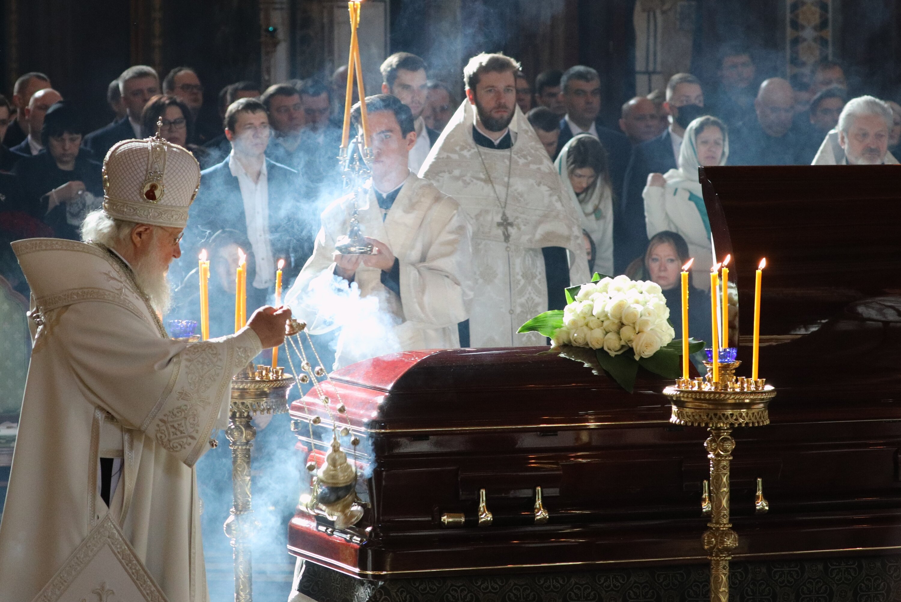 Отпевание и похороны навального. Отпевание протоиерея Михаила Васильева. Отпевание в храме Христа Спасителя.