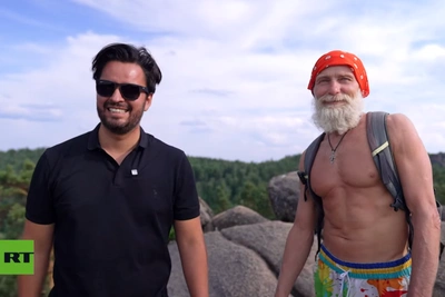 Grandpa Spider initiates RT host on Stolby