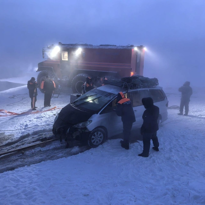 Автомобиль с телом ребенка вытащили из воды | Источник: Служба Спасения / Telegram