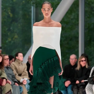 Alaïa весна-лето 2026: какие вещи обсуждали, а какие — будут носить