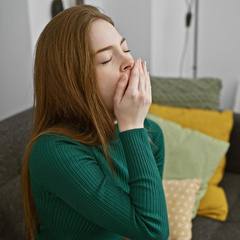 7 случаев, при которых зевота — тревожный симптом, а не признак усталости
