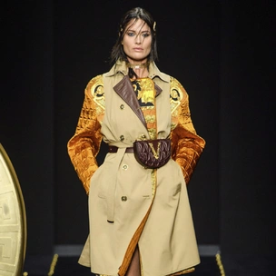 Versace осень/зима 2019-20, 22 февраля