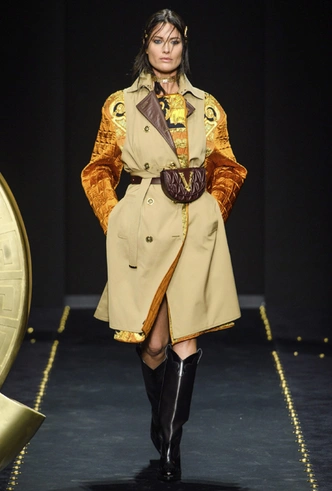 Versace осень/зима 2019-20, 22 февраля