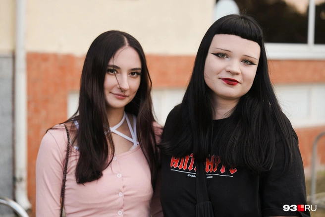 Девушка сделала подруге сюрприз | Источник: Дарья Паращенко / 93.RU