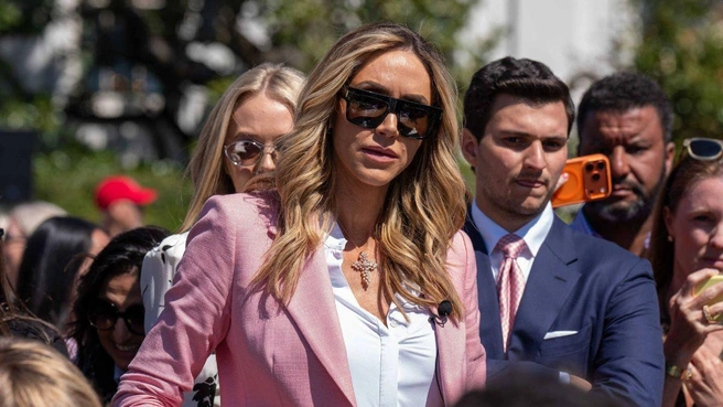 Критики также раскритиковали Лару за недавнее семейное фото с турнира PGA Tour в Trump Doral. | Источник: mega