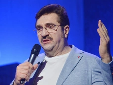 Никогда не был женат на матери первенца, потерял «ДОМ-2», уволил Инстасамку. Скандалы Валерия Комиссарова