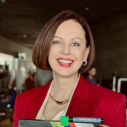Ирина Безрукова о работе с Павлом Прилучным: «Не узнала его, так обычно люди с бодуна ходят»