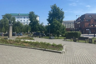 В Пензе в скверах установили скамейки и урны