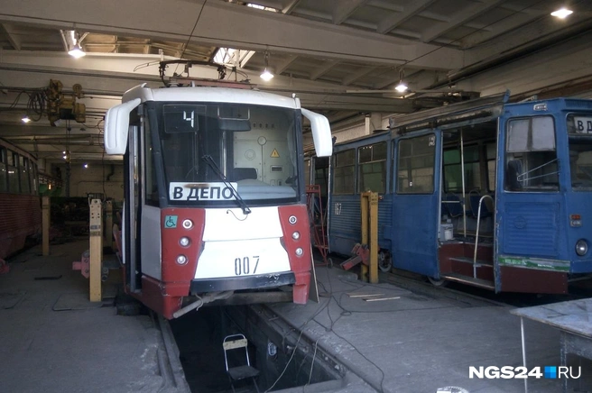 Трамвай, сделанный в 2009 году с нуля в Санкт-Петербурге, сейчас на ремонте