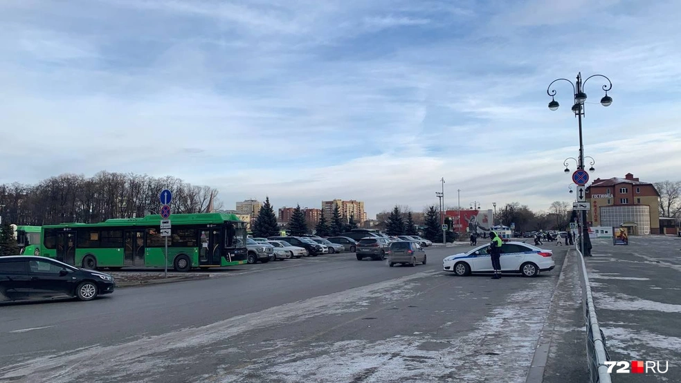 Редкий случай, когда возле вокзала не паркуются таксисты | Источник: Никита Кифорук / 72.RU