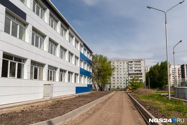 Работы идут как внутри, так и снаружи | Источник: Мария Ленц / NGS24.RU