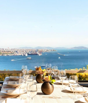 Ресторан Izaka Terrace в Стамбуле: лучший вид на Босфор