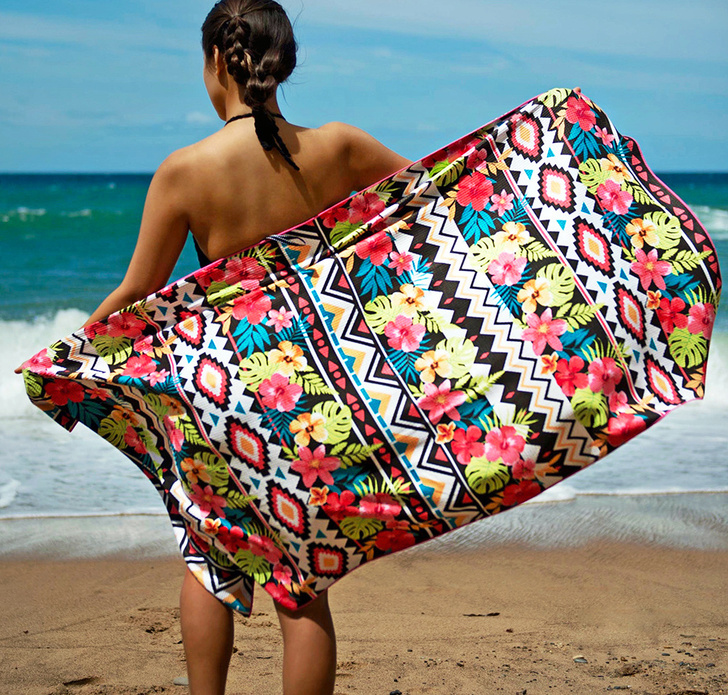 Топ -- 10: Самые модные пляжные полотенца и аксессуары (фото 9)