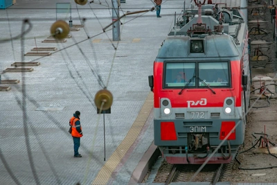 Fuel Train Fire Delays Eight Tavria Trains via Rostov