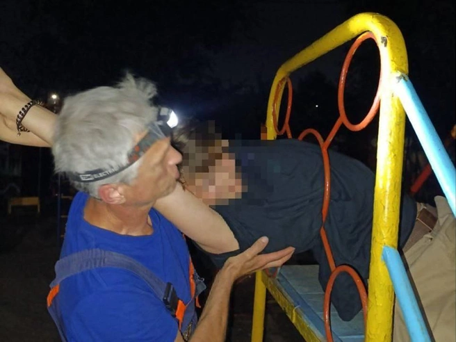 Зачем подросток полез в кольцо — неизвестно | Источник: ГУ «Забайкалпожспас»
