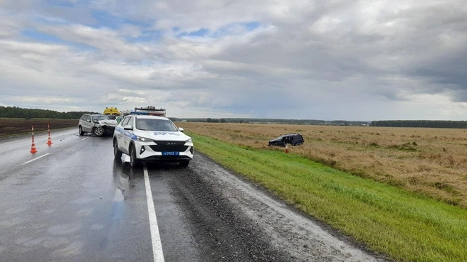 От удара Toyota отбросило. Водитель иномарки погиб  | Источник: Госавтоинспекция Тюменской области