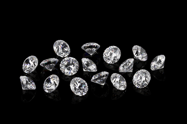 Почему бриллиант так красиво переливается?