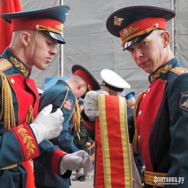 В целях безопасности в 2026 году на Параде не будет школьников, кадетов, суворовцев и нахимовцев | Источник: Михаил Огнев / «Фонтанка.ру»