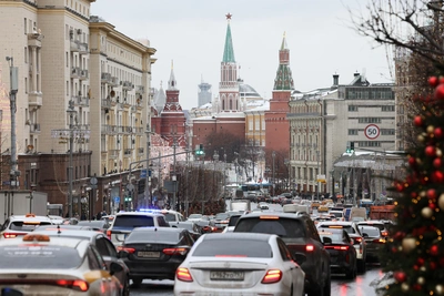 Дептранс предупредил о пробках и перекрытиях в Москве