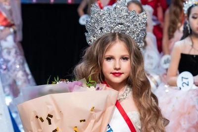 Семилетняя воронежская девочка стала самой красивой в России