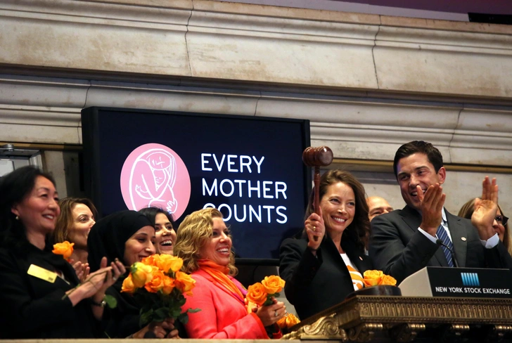 В 2010-м Кристи основала организацию Every Mother Counts, стремившуюся уменьшить число смертей, связанных с родами и беременностью