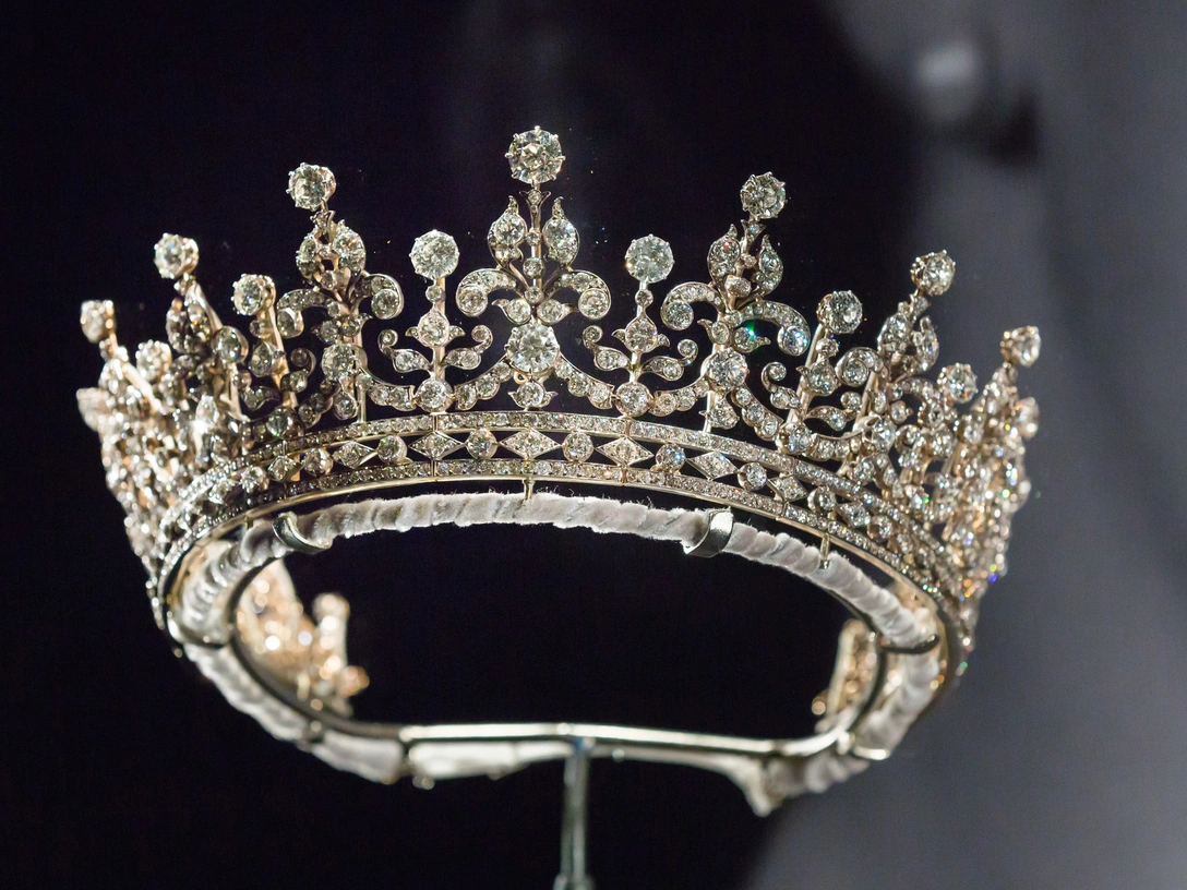 Тиара Girls of Great Britain and Ireland из сокровищницы Британской королевской семьи | marieclaire.ru