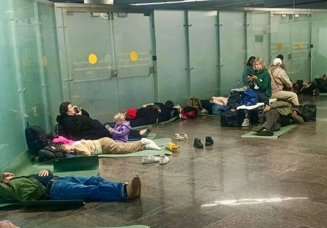 Пассажирам выдали коврики для йоги | Источник: пресс-служба аэропорта Сочи