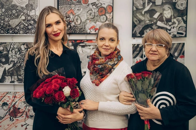 Искусство стало общим делом семьи. На фото — слева направо: Валерия Костова, Ярослава Боркова, Елена Грачёва | Источник: Школа искусств «Грачи»