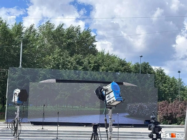 О еще одном скульптурном проекте стало известно на презентации памятника Балабанову | Источник: Владислав Лоншаков / E1.RU