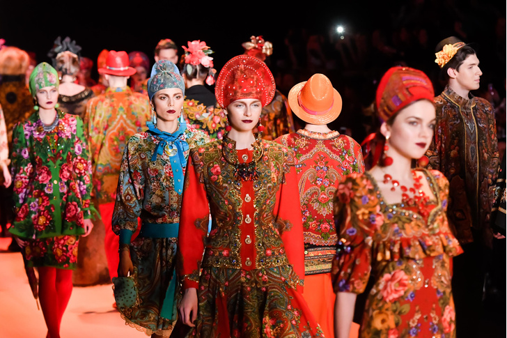 «Красный Диор»: самые роскошные модные творения Вячеслава Зайцева, которые навсегда войдут в историю